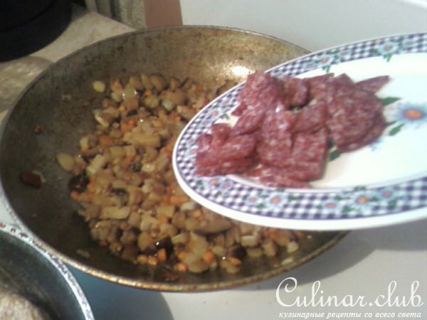 Картофельные котлетки с овощным соусом