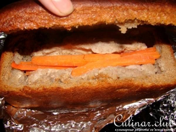 Свинина, запечённая в чёрном хлебе