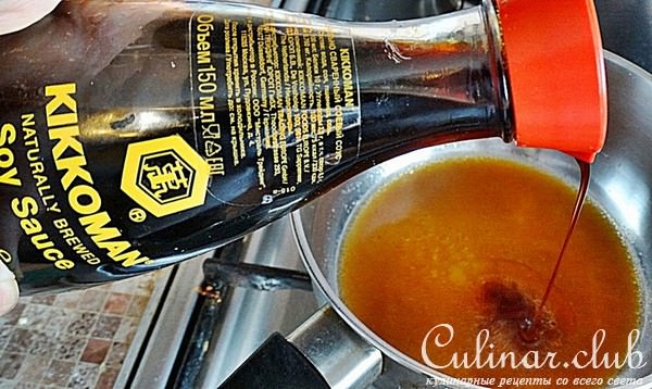 Морские гребешки с апельсиновым соусом и фисташками.