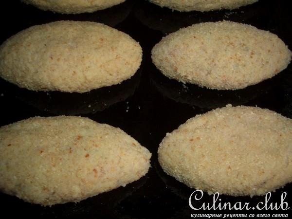 Рыбные котлеты с овощным соусом