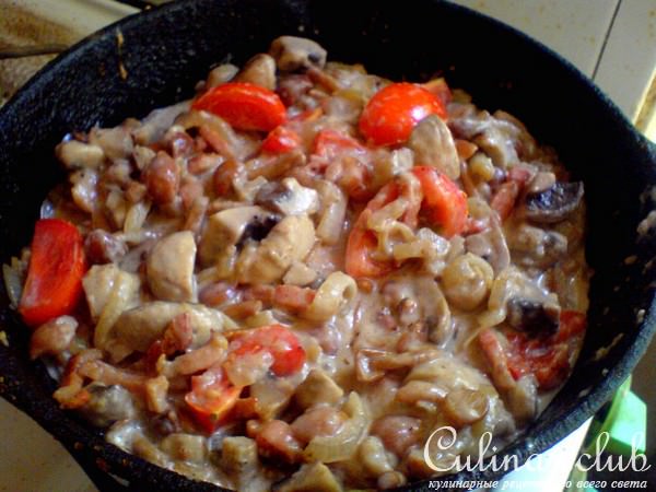 Запечённый картофель с грибным рагу