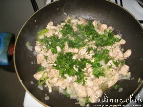 Грудинка куриная с луком.
