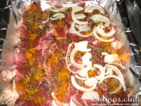 Баранина свежая запечёная с луком