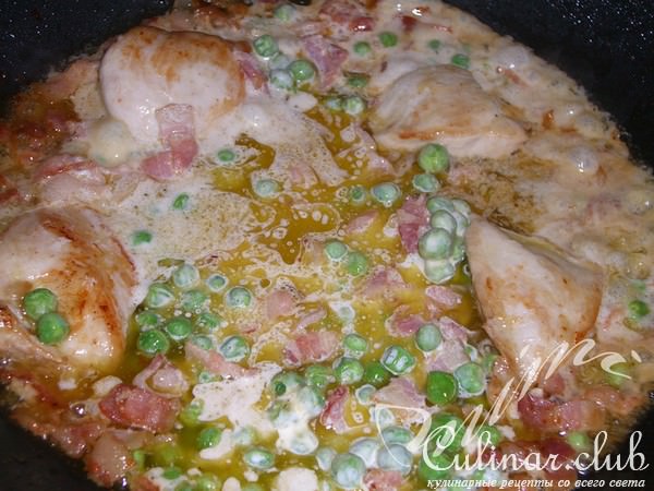 паста с курочкой,беконом и горошком