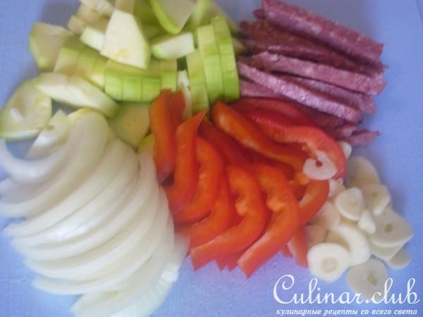 Спагетти с кабачком и фасолью