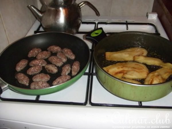 Баклажанные рулетики с мясными пальчиками