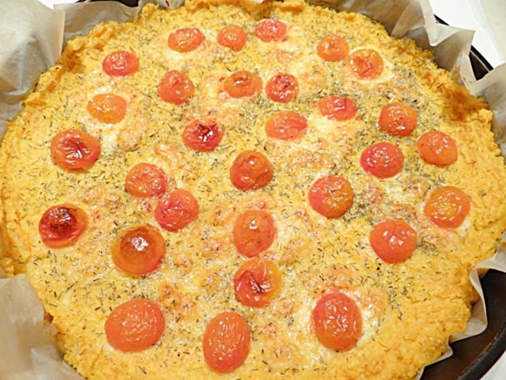 Пирог с сыром и томатами черри из пшенной каши