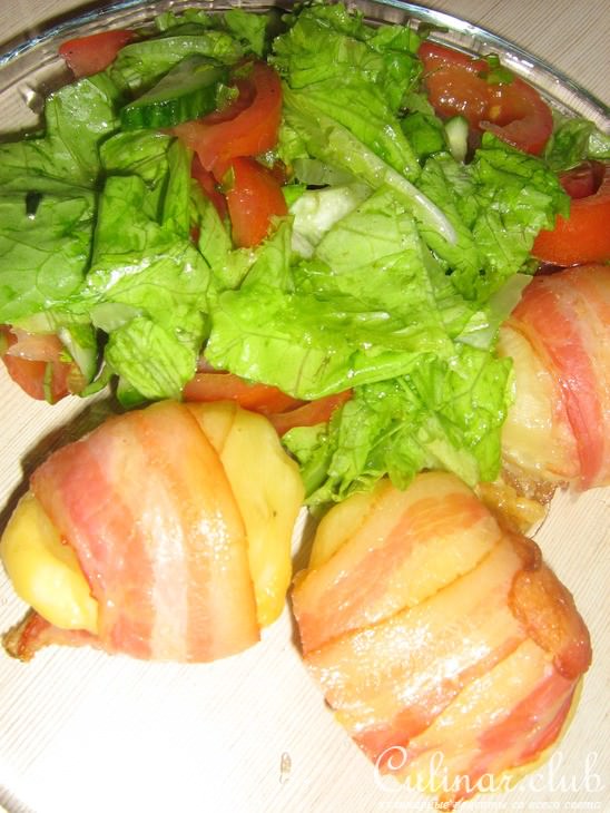 Запеченная картошка в беконе ,начинённая сыром :S
