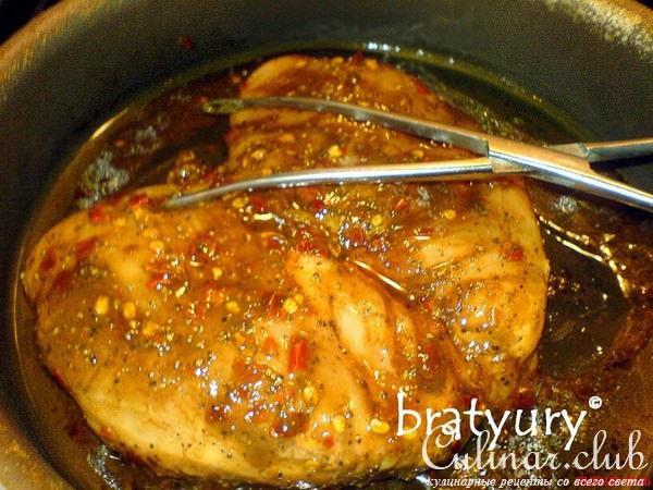 Грудка куриная жареная, внешне похожая на бабочку
