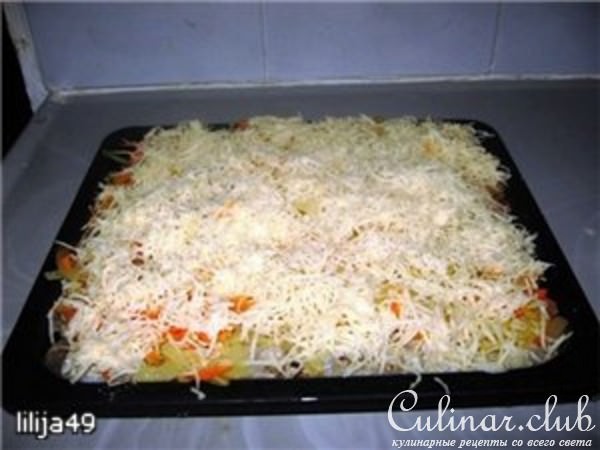 Рыба в тёплой постельке,запечённая с луком и морковью или "спи, моя радость, усни"