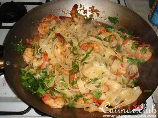 Креветки с макаронами (fettuchini или linguini)