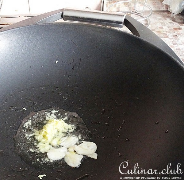 Курица стир-фрай с овощами.