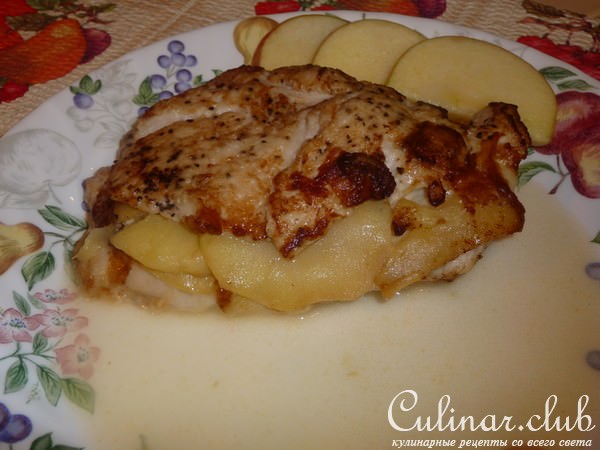 куриная грудка с яблоком и сыром brie.