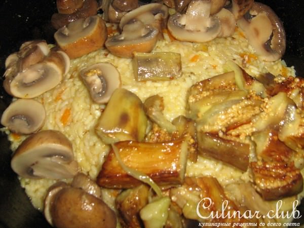 Рис с баклажанами и шампиньонами "по-пловски". 
