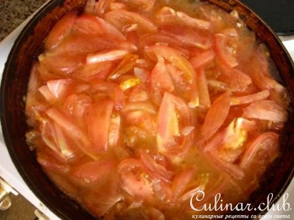 Пряные куриные грудки, запеченные с помидорами