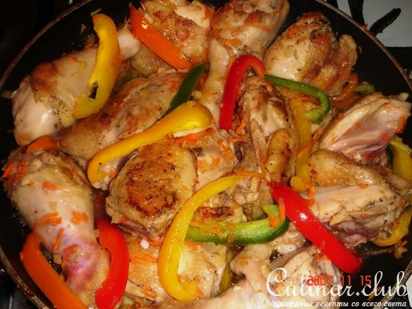 Курочка тушенная с овощами