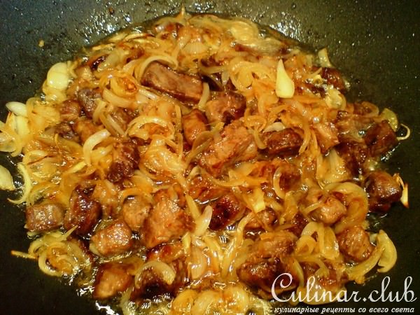 Капуста жареная с мясом