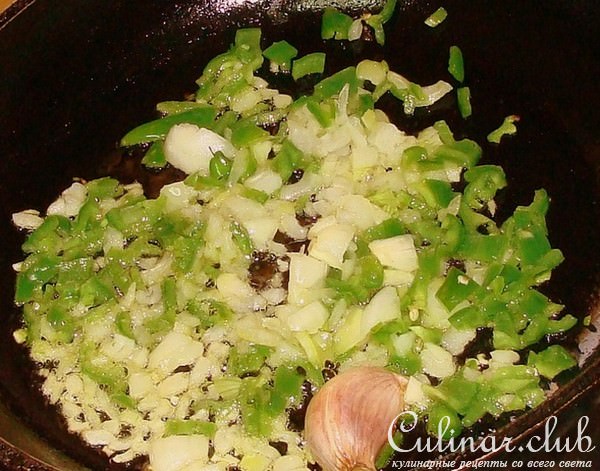 паста с морскими ракушками ( berberechos) и чернилами кальмара