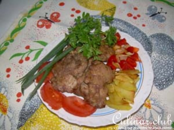 Куриная печень с овощами