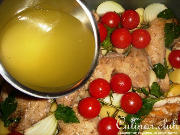 Жаркое из курочки в винном соусе
