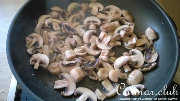 Яичные кексы с грибами.