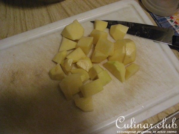 Тушеная капуста с сардельками и картошкой