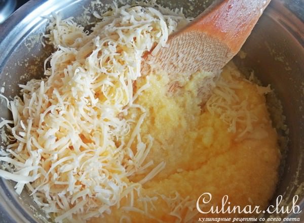 Жареная полента с овощами