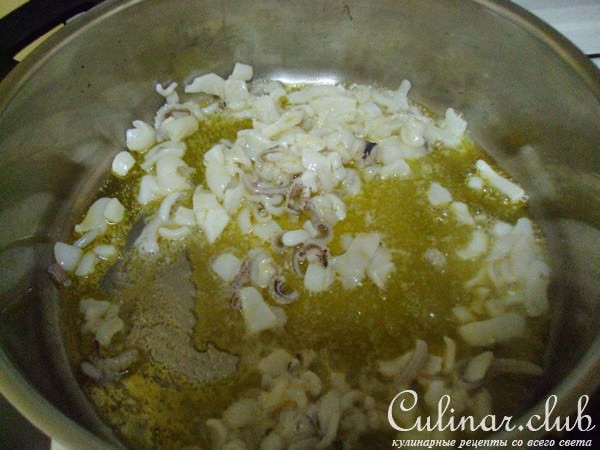 Кальмары,фаршированные шпинатом с рисом