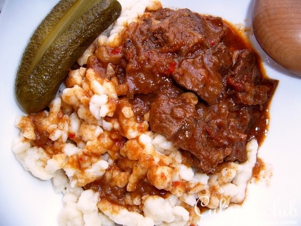 ПЁРКЁЛЬТ С ГОВЯДИНОЙ И ГАЛУШКАМИ- MARHAPRKLT NOKEDLIVEL