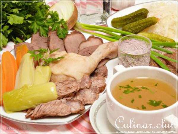 Тройной "Царский" бульон и мясное ассорти - лучше для закуски не найти.