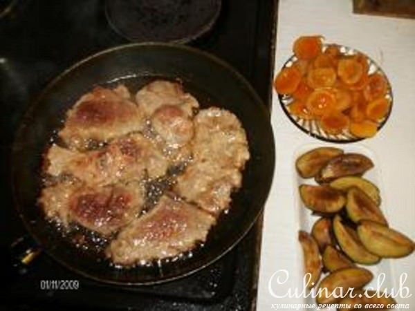 Стейки с фруктами