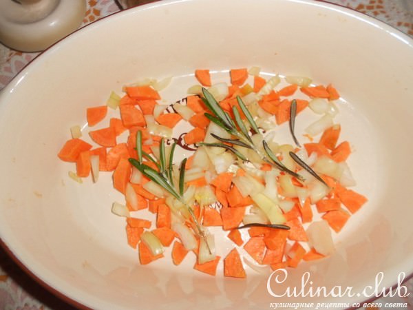 Кролик с пряными травами и овощами