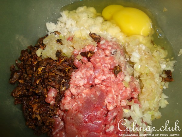 Рулетики из говядины с грибами и фаршем