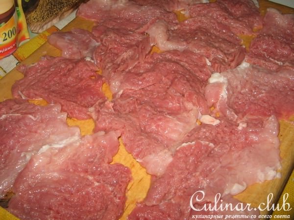 Мясо жареное, очень нежное и сочное.