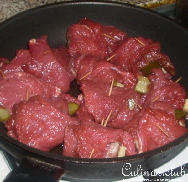 Мясные рулетики с начинкой