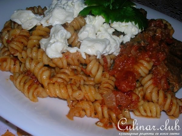 БАРАНИНА под красным соусом с макаронами по-КРИТСКИ