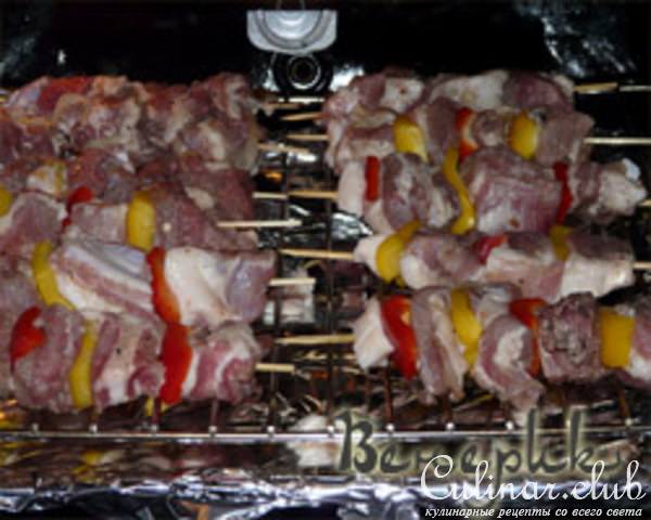 шашлык с настоящим дымком из девятого этажа, ну очень вкусный.