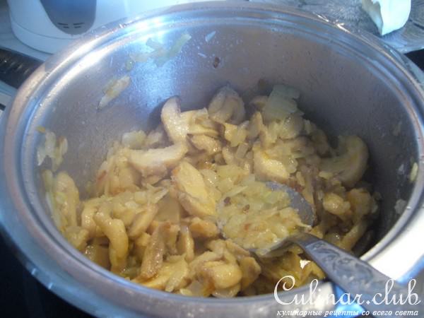 Свиной шницель с соусом по-охотничьи