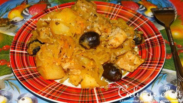 Солянка из квашеной капусты, свинины и маслин
