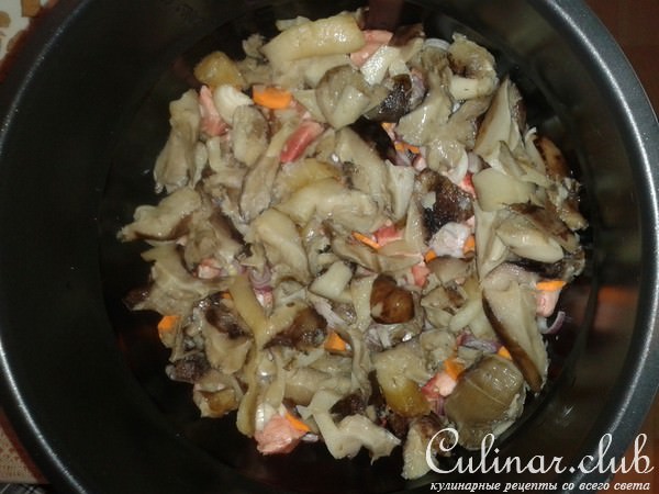 Мясо с грибами и картофелем в МУЛЬТИВАРКЕ