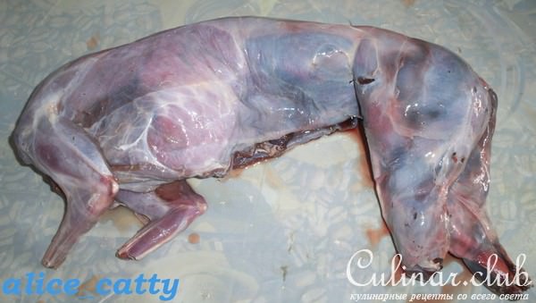 Пряный заяц в духовке с овощами