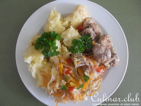 Дрожжевые галушки на квашенной капусте - Dampfnudeln auf Sauerkraut (brliche Art)