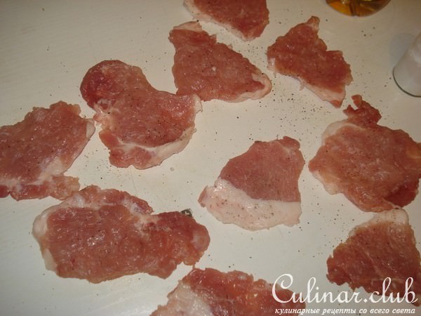 Свиная вырезка в сметанно-грибном соусе