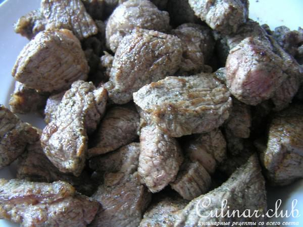 Мясо в укропе с картошкой (в горшочке)