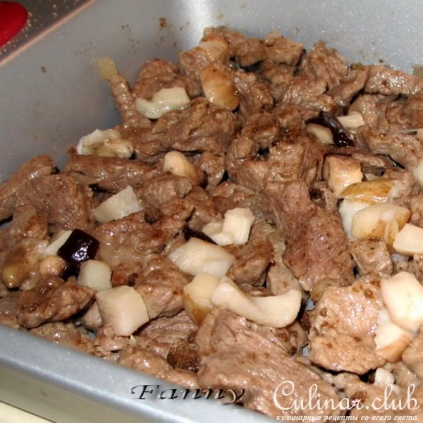 Мясо под картофельной крышкой