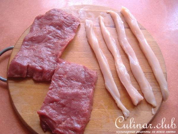 Мясная плетенка под сырным соусом