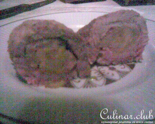 Свиные рулетики с пряной яблочной начинкой
