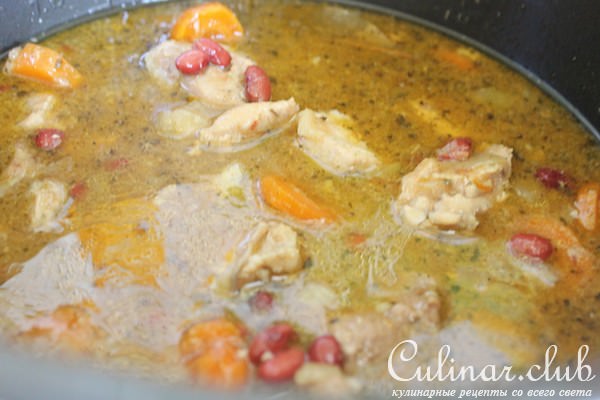 Мясное рагу с фасолью