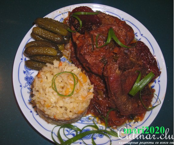 МЯСНЫЕ МЕДАЛЬОНЫ НА МОРКОВНО-ЛУКОВОЙ ПОДУШКЕ