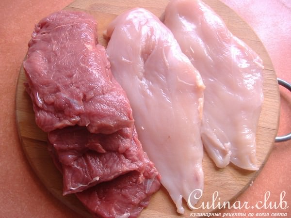Мясная плетенка под сырным соусом
